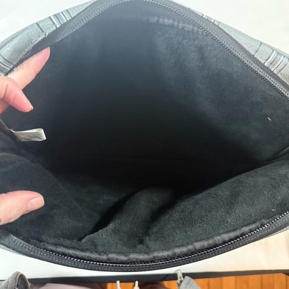 Hurley Gray and Black Plaid Laptop Bag - Picture 5 of 6